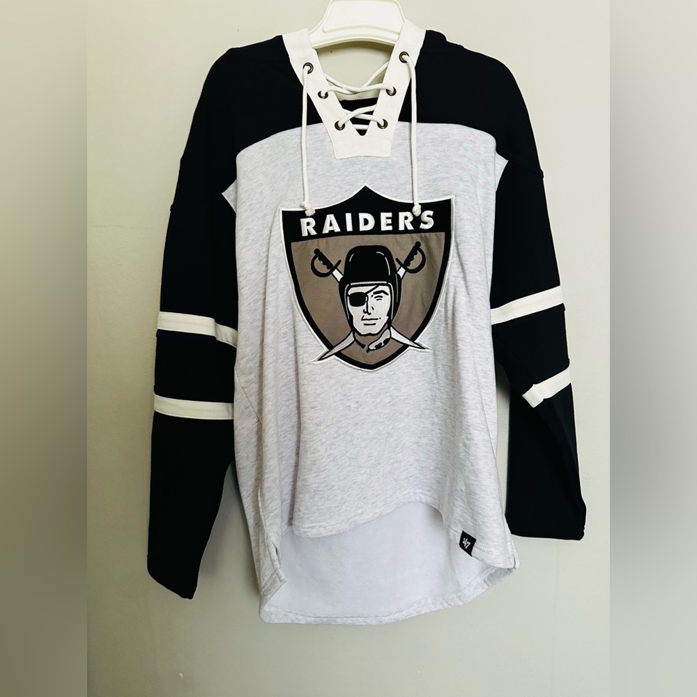 Las Vegas Raiders '47 Historic Logo Gridiron Lace-Up Pullover
Hoodie